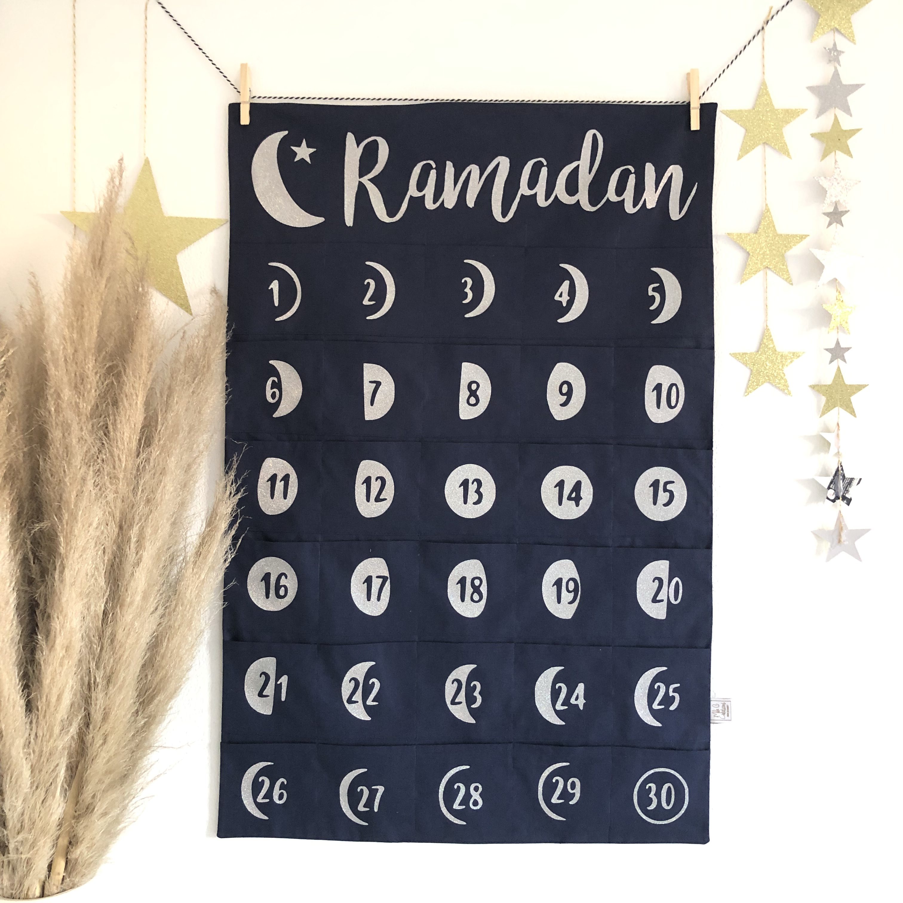 Calendrier du Ramadan personnalisé avec petits pochons en jute